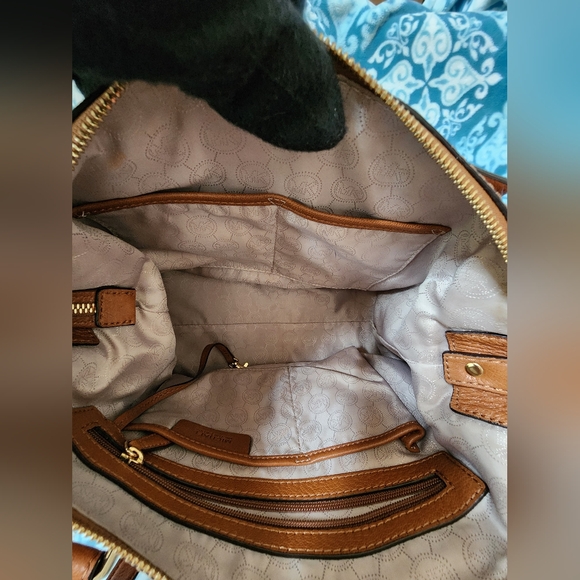 MICHAEL KORS HAMILTON GILMORE LARGE SATCHEL/CROSSBODY COLOR- LUGGAGE - Picture 10 of 11